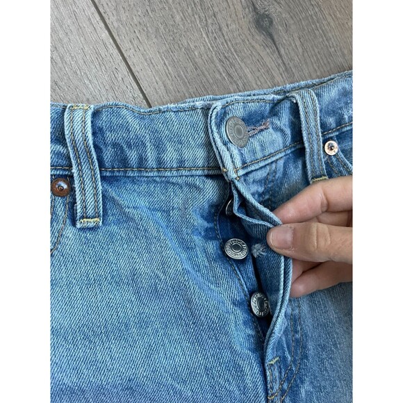 Levi's Premium Denim 100% Cotton Wedgie Shorts Snooze You Loose Distressed 26 - Picture 5 of 9